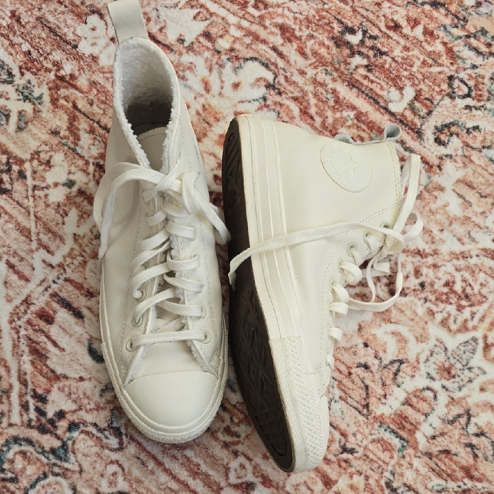 Converse Women's White High-Top Sherpa Lined Sneakers 10.5